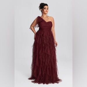 LUVISTRUE Burgundy One-Shoulder Tulle Maxi Dress | Size Small